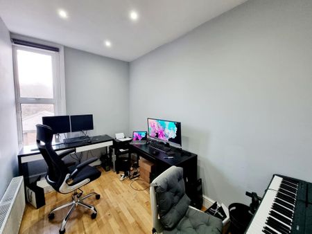 3 bedroom flat to rent - Photo 5