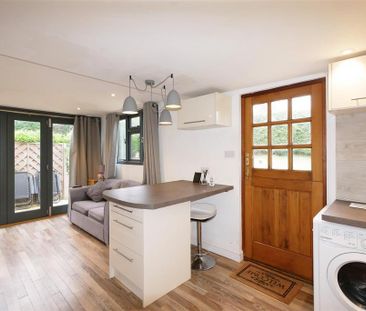 Studio to rent - Photo 6