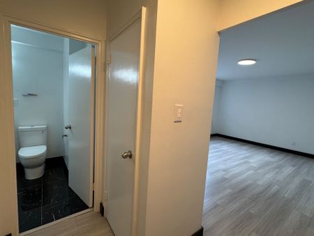 For Lease - 600 Eglinton Avenue Unit# 105, Toronto, Ontario - Photo 4