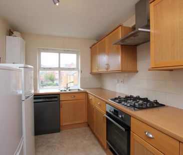 *** STUDENT HOUSE *** A fantastic opportunity to rent a room in thi... - Photo 6