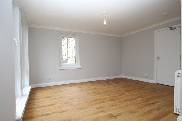 Whinwell Road, Stirling - Photo 1