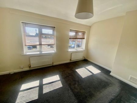 3 bedroom semi-detached house to rent - Photo 3