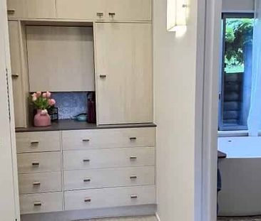 Charming Devonport Villa with Garden - Photo 5