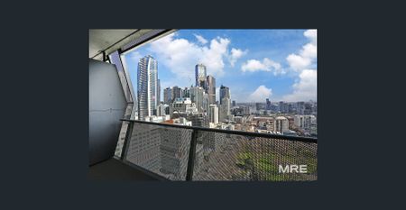 Bright, spacious and central - Photo 5