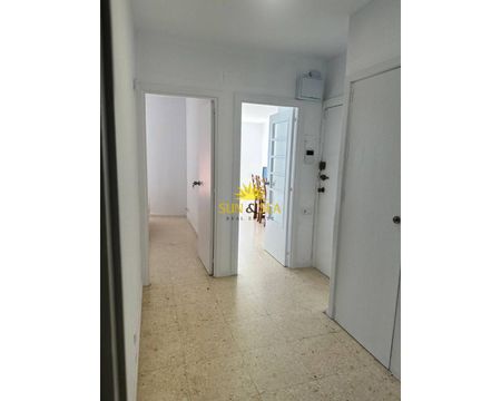 APARTMENT FOR RENT, 3 BEDROOMS AND 2 BATHROOMS IN ALICANTE - Photo 3