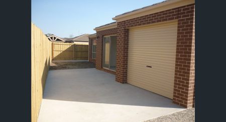 Neat 3 Bedroom Home!! - Photo 4