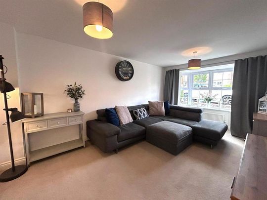 4 bedroom detached house to rent - Photo 1