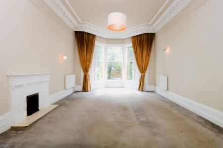 3Bedrooms, 2Bathrooms - Photo 2