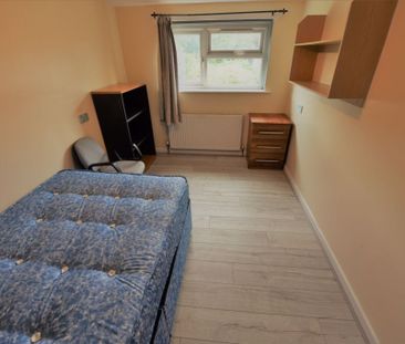 3 bedroom House in Monkbridge Street (3 Bed), Leeds - Photo 6