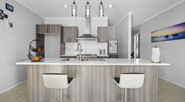 Spacious Rototuna Family Home - Photo 1