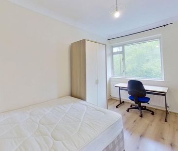 4 bedroom terraced house to rent - Photo 6