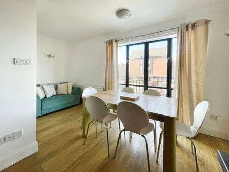 3 Bed Terraced House, South Ferry Quay, L3 - Photo 4