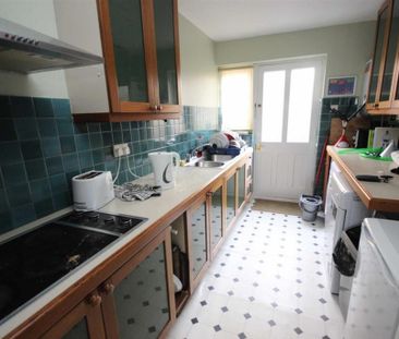 4 bedroom private hall to rent - Photo 4