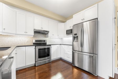 For Lease - 212 Accolade Private, South of Baseline to Knoxdale, Ontario - Photo 2