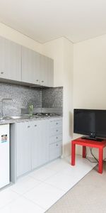 Carlton Residence-Studio Apartment - Photo 3