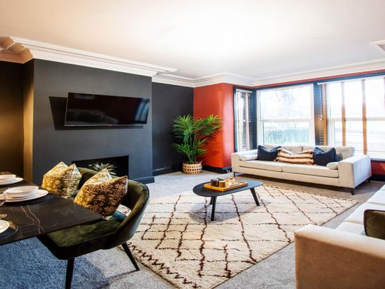 Harehills Avenue (room 5), Chapeltown, Leeds - Photo 1