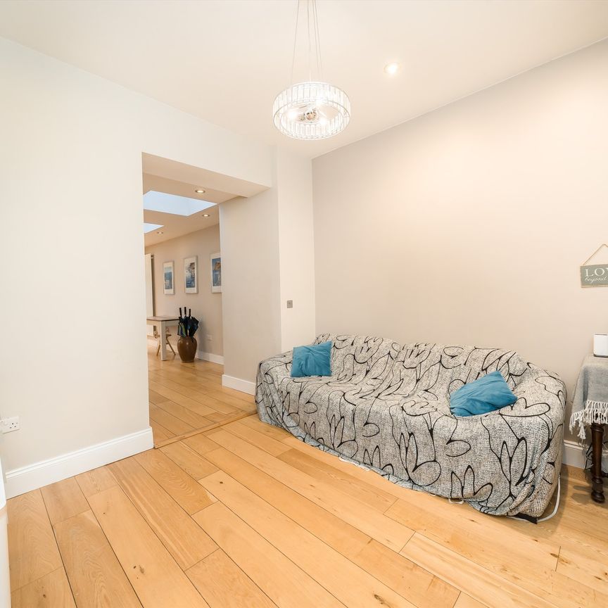 Manor Road, North Sheen, TW9, London - Photo 1