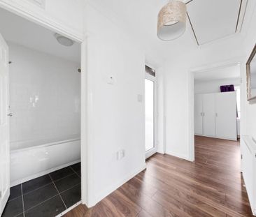 2 Bed Bungalow, Lavender Road, CR0 - Photo 1