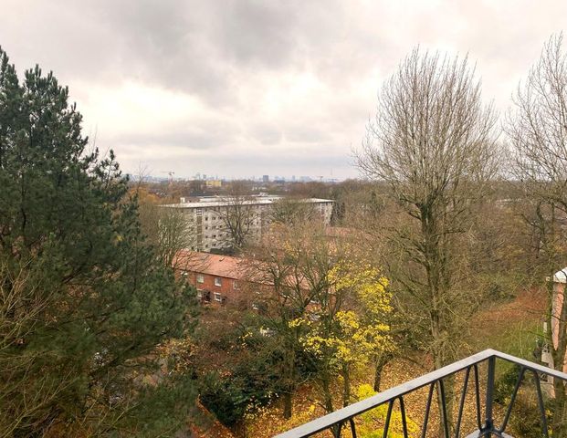 Hochhaus Endetage -modernisierte Studiowohnung mit Balkon - Endetage mit Fahrstuhl - Foto 1