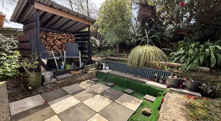 A beauty on Bridger Street - Photo 5