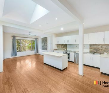 Spacious & Family-Ready 3 Bedroom Home - Photo 5