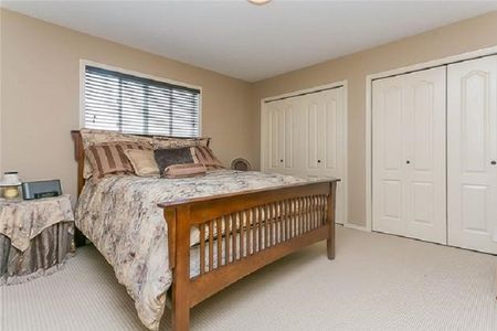 IMMACULATE MAIN FLOOR IN INGLEWOOD! - Photo 4
