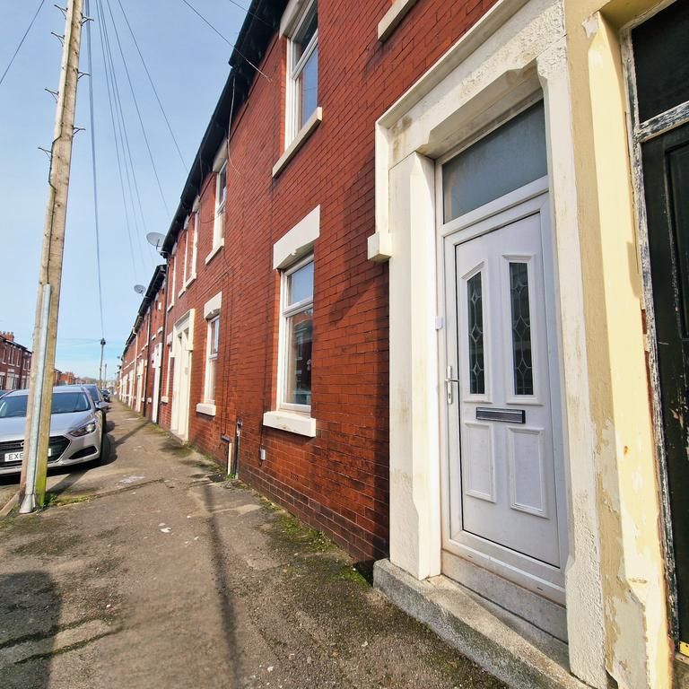 3 bedroom terraced house to rent - Photo 1