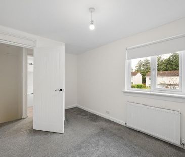 3 bedroom end of terrace house to rent - Photo 4