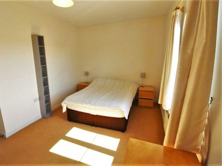 Flat to rent on - Photo 5