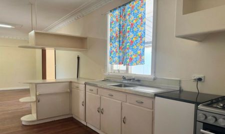 Charming 2x1 in central location. - Photo 5