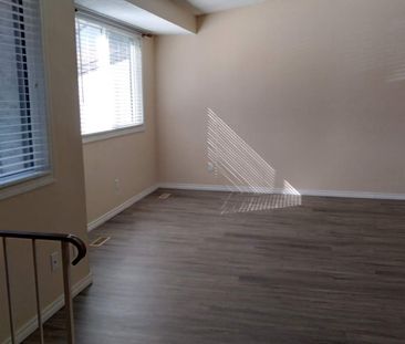 1526 69 Street NW - Photo 3