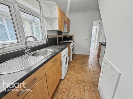 3 bedroom chalet to rent - Photo 3