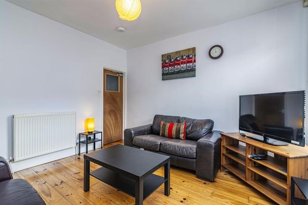 4 bedroom terraced house to rent - Photo 1