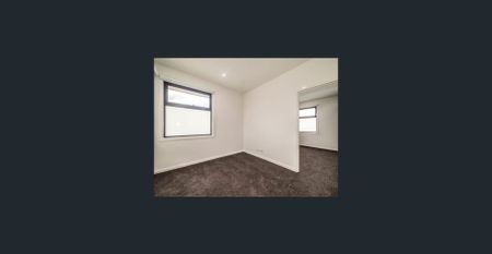 Spacious 4-Bed, 3-Bath Home for Rent in Convenient Burwood East Location - Photo 3