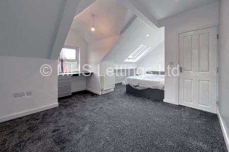 3 Bedroom End Terraced House for rent in Harold Grove - Photo 3