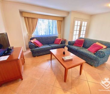 Spacious, Fully Furnished 3 Bedroom Villa Within Gated Community - Photo 2
