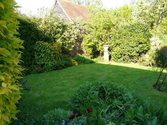 High Street, Hungerford, RG17 - Photo 1