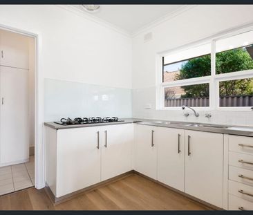 Spacious unit close to the beach - Photo 2