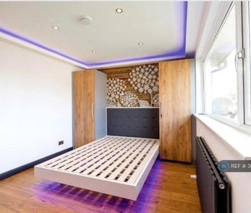 2 bedroom semi-detached house to rent - Photo 3