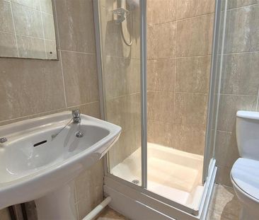 5 bedroom terraced house to rent - Photo 4