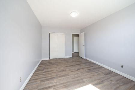For Lease - 799 Robinson Street Unit# 9, Burlington, Ontario - Photo 2