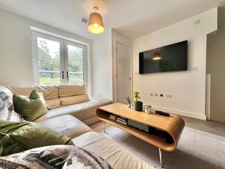 2 bedroom semi-detached house to rent - Photo 4