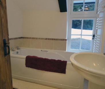 2 bedroom semi-detached house to rent - Photo 6