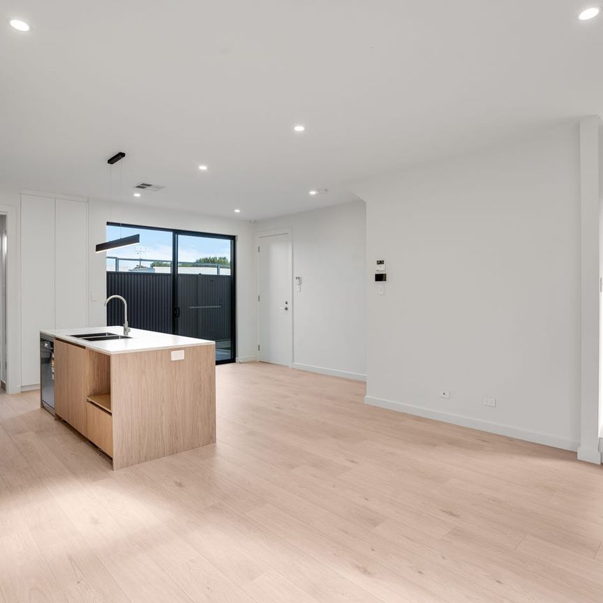 Modern Architectural Living in the Heart of Richmond - Photo 1