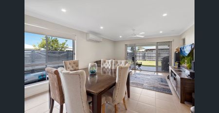 Impeccable Family Living only 800m from the Waterfront - Photo 5