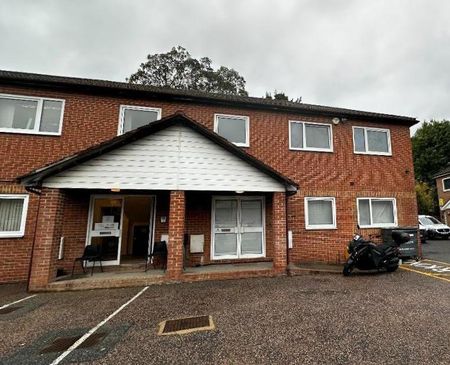 Studio to rent - Photo 2