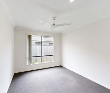 FANTASTIC FAMILY HOME WITH TWO LIVING AREAS - Photo 6