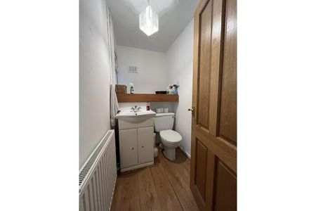 3 bedroom terraced house to rent - Photo 5