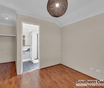 Spacious 3 bedroom 2 bathroom home - Photo 5