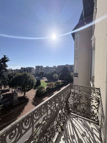 Location Appartement 2 pièces 46m² MONTROND LES BAINS 42210 - Photo 3